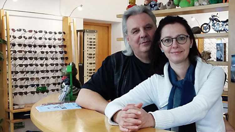 <p></p><div><div>Service-Team</div></div><br><p></p>